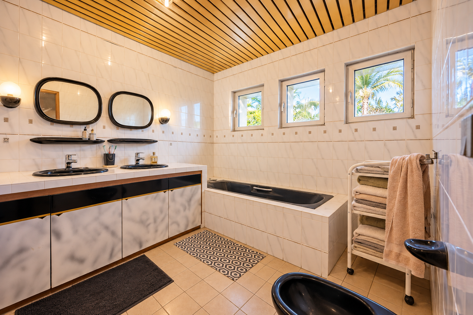 ENVIRONNEMENT ET VUE INCROYABLE MAISON DE 225 m2 A LA POSSESSION