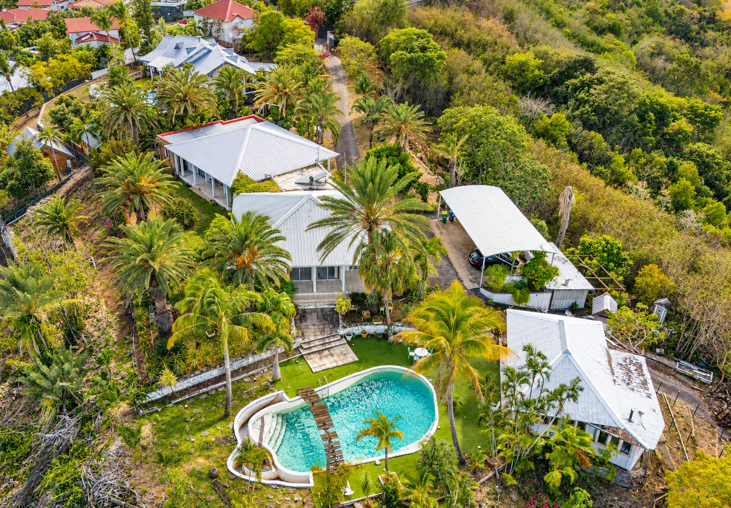 ENVIRONNEMENT ET VUE INCROYABLE MAISON DE 225 m2 A LA POSSESSION