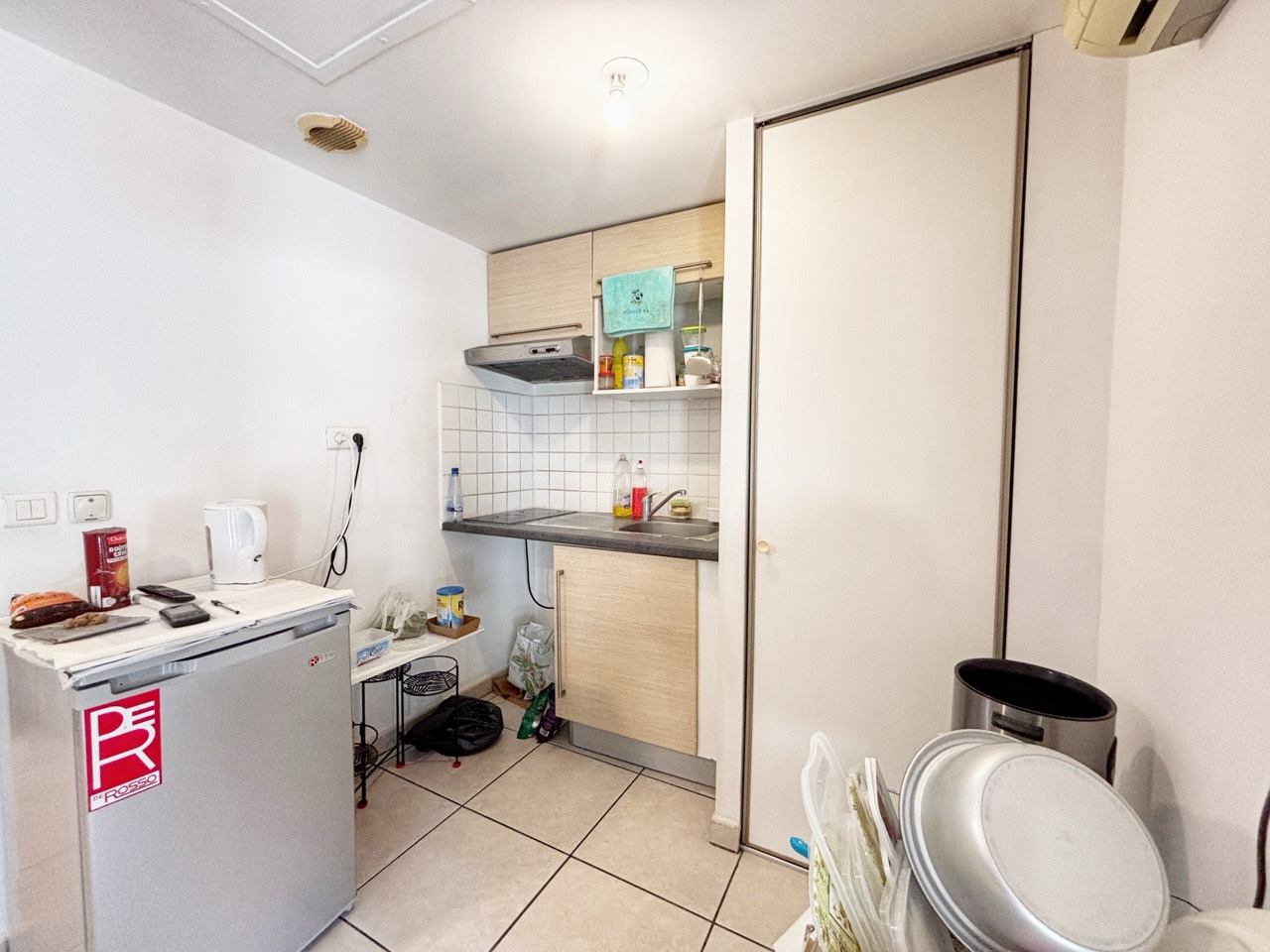 SAINT DENIS (REUNION) - STUDIO LOUÉ SPECIAL INVESTISSEURS