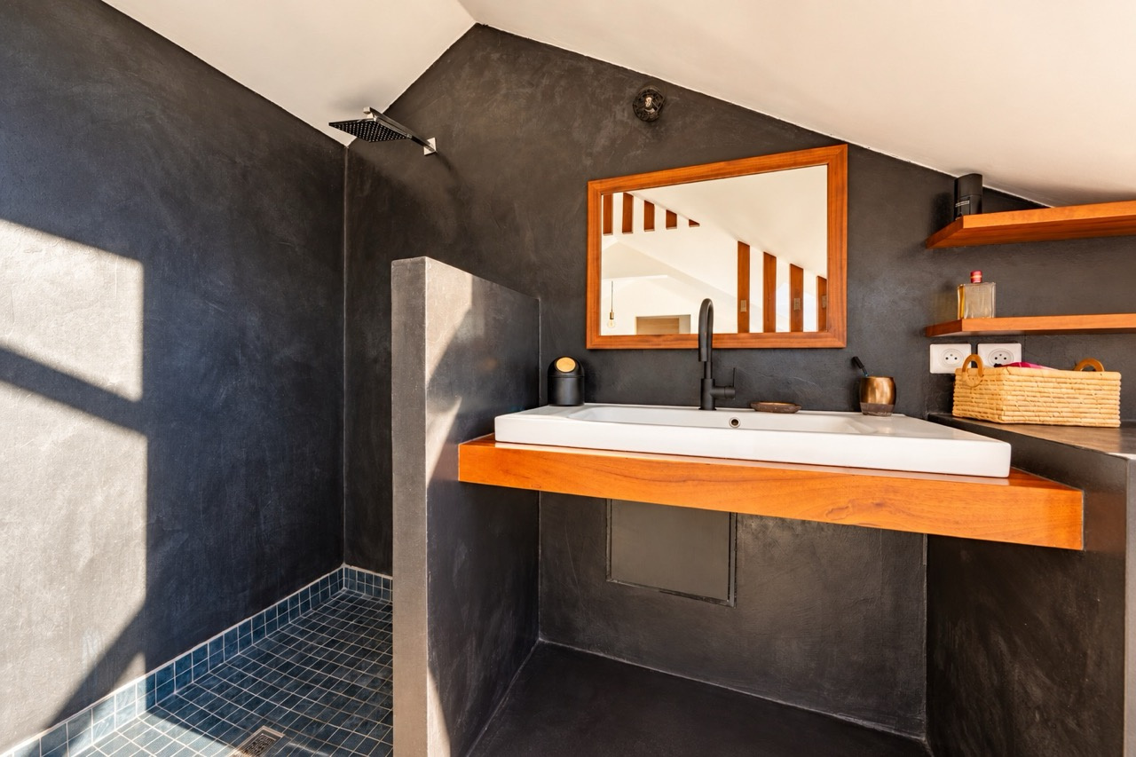 BOIS DE NEFLES STE CLOTILDE - VILLA T6 CHEMIN FINETTE